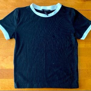 Black ribbed t-shirt with white outline